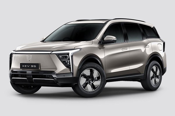 Mahindra XEV 9S